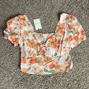 NWT Cropped Summery Top
